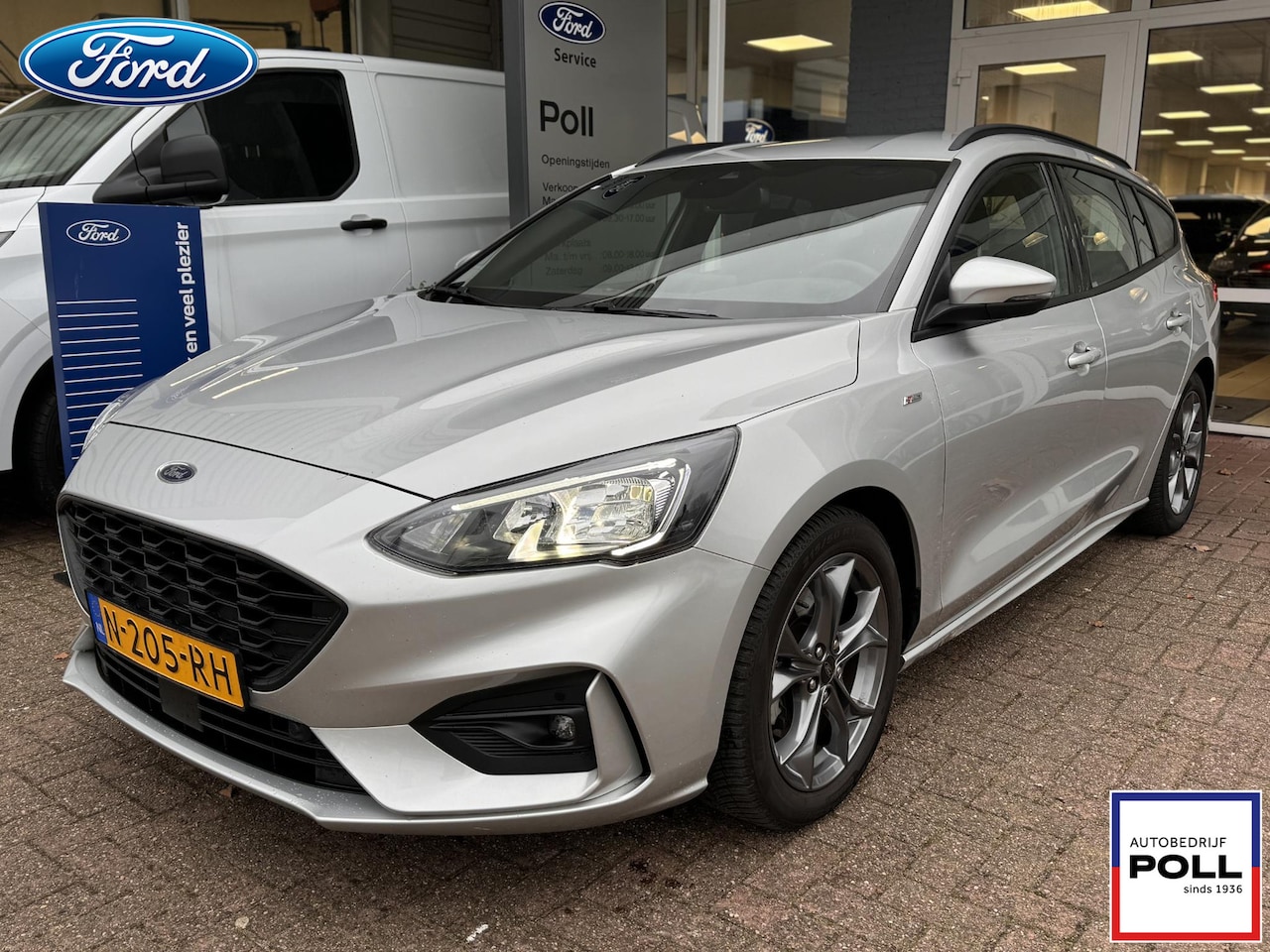 Ford Focus Wagon - 1.0 EcoB Hybrid ST Line Navi B&O Camera Winter Adapt Cruise AGR Stoel Wagon Dealeronderhou - AutoWereld.nl