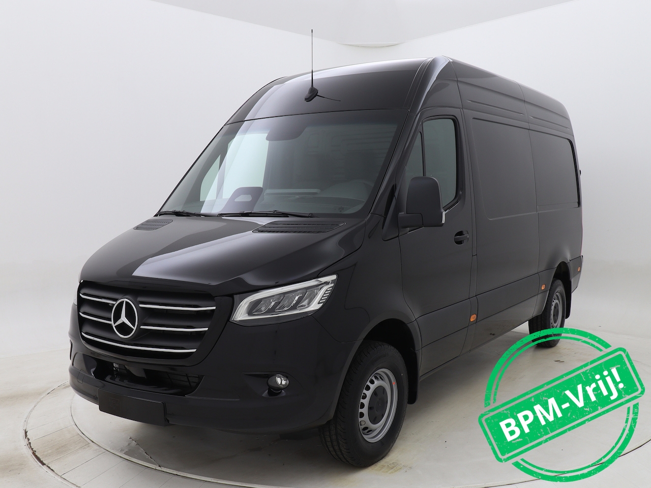 Mercedes-Benz Sprinter - 319CDI 190PK Automaat L2 RWD | BPM Vrij | Geveerde stoel | Distronic | 3,5t trekhaakvoorbe - AutoWereld.nl