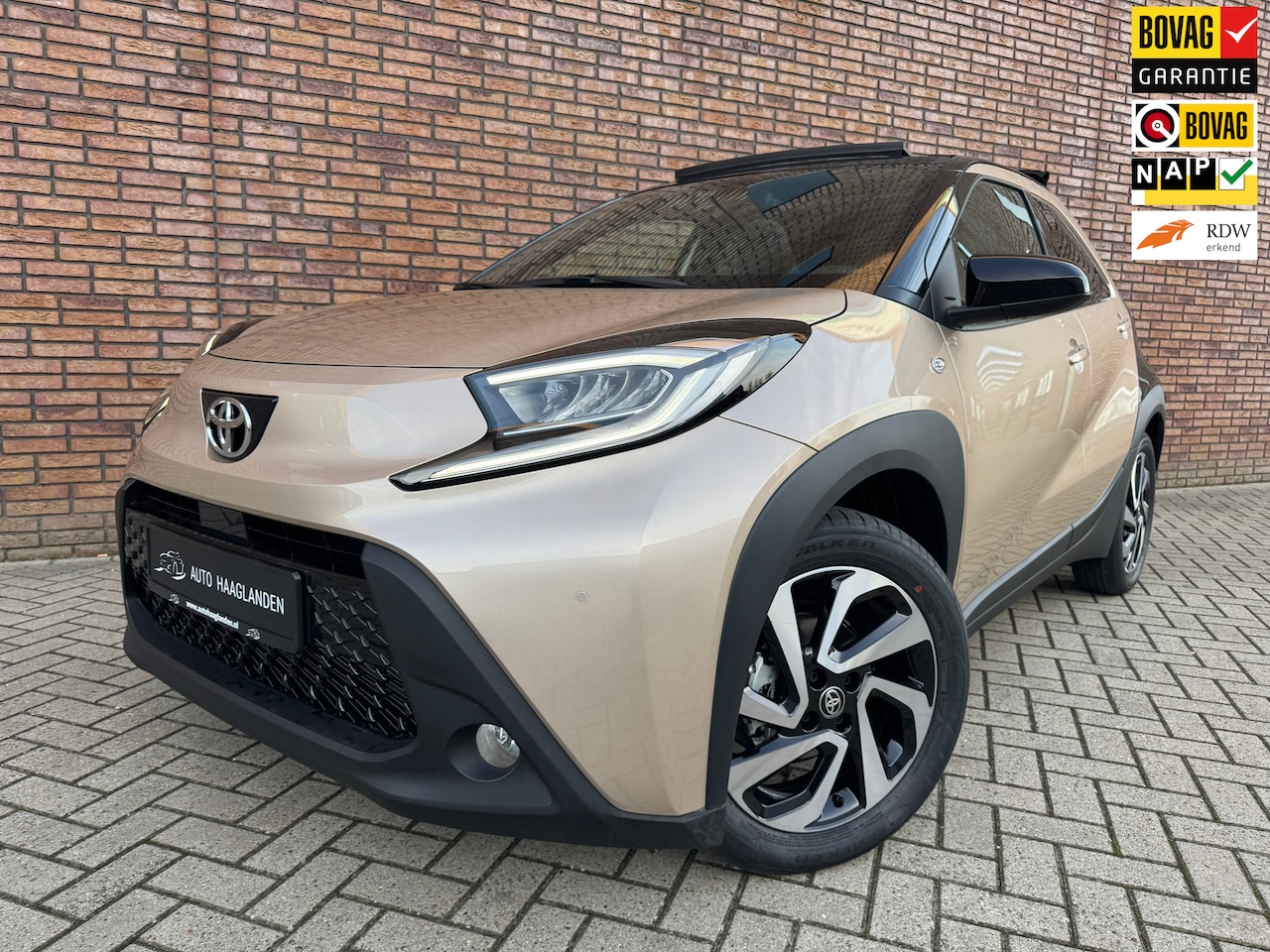 Toyota Aygo X - 1.0 VVT-i S-CVT Premium Keyless-Pano-Carplay-Cam-Led - AutoWereld.nl