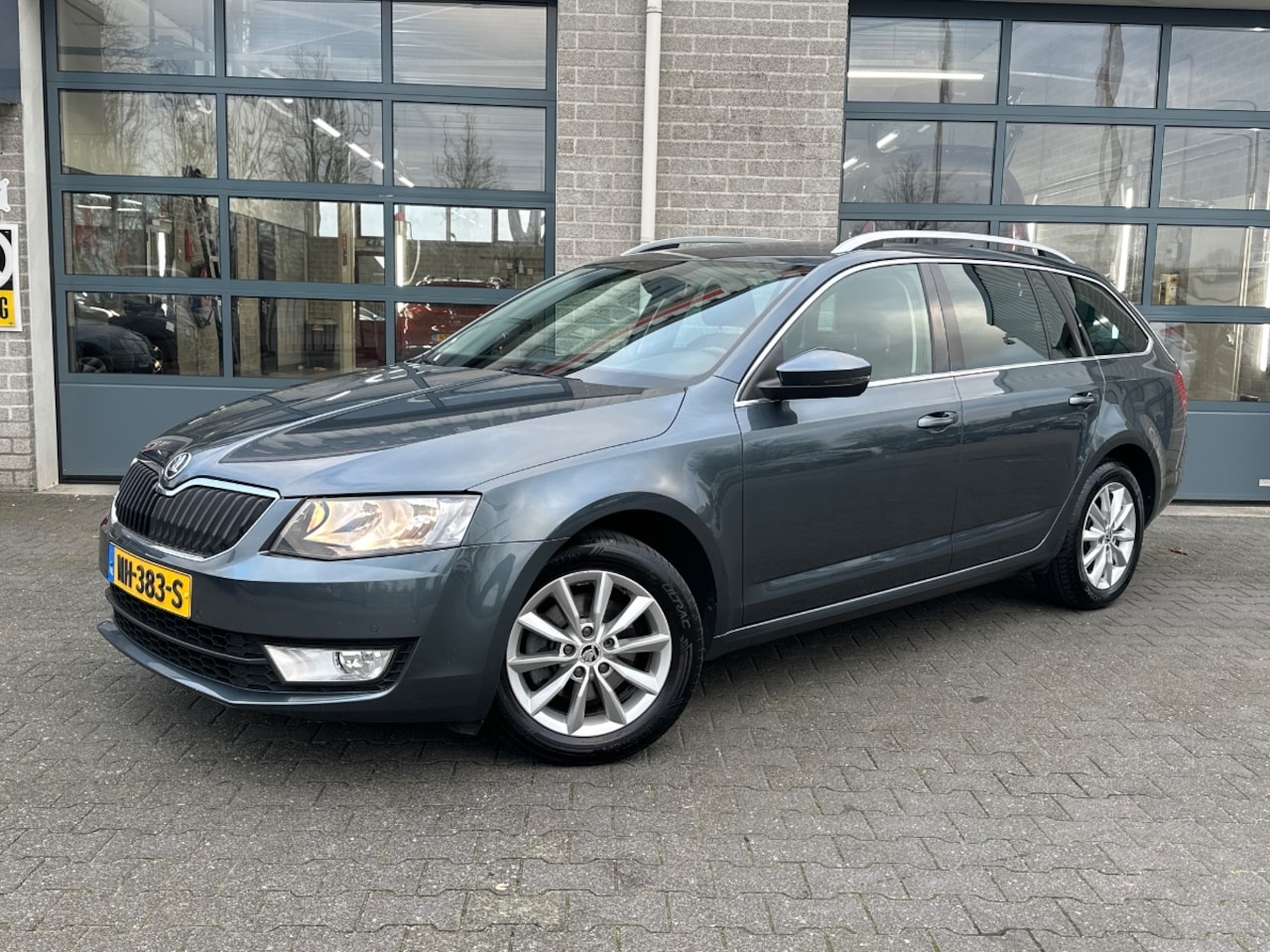 Skoda Octavia Combi - 1.0 TSI Greentech Ambition Business | DSG | TREKHAAK | - AutoWereld.nl