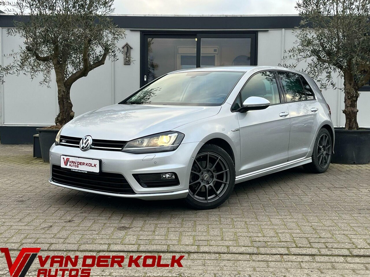 Volkswagen Golf - 1.4 TSI R-Line Navigatie Cruise Climate LED - AutoWereld.nl