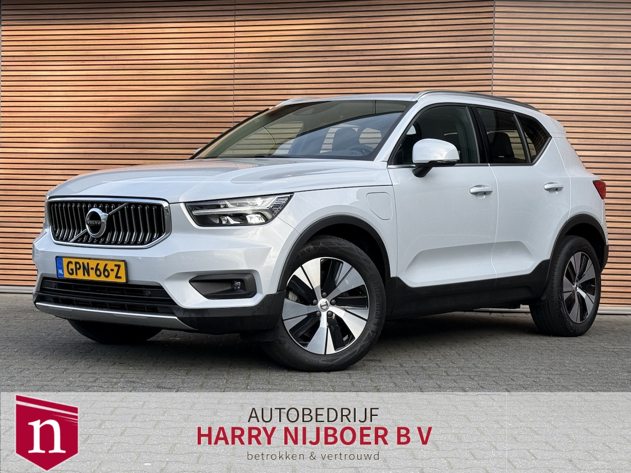 Volvo XC40 - 1.5 T4 Recharge Inscription Expression Navigatie / El. bedienbare achterklep / Carplay - AutoWereld.nl