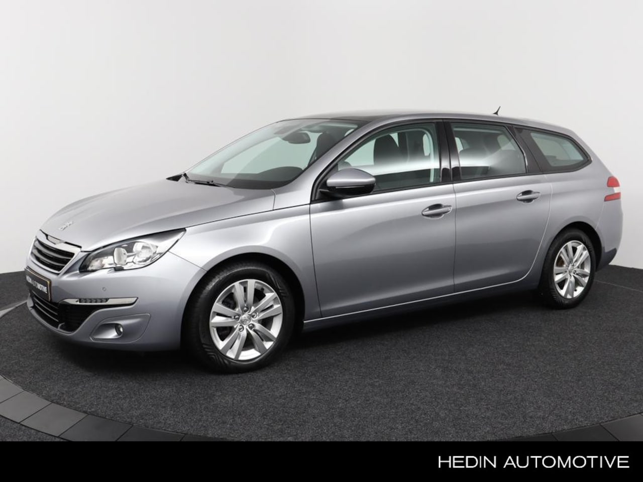 Peugeot 308 SW - 1.2 110pk Blue Lion | Panoramadak | Navigatie | Climate control | Cruise control | Stoelve - AutoWereld.nl