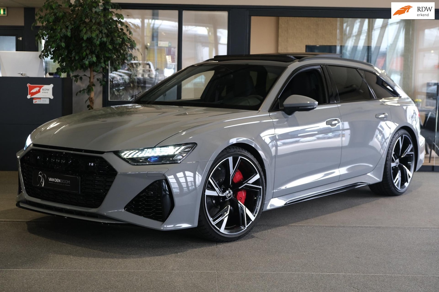 Audi A6 Avant - RS 6 TFSI quattro Dynamic+ Pano Leder Ceramic B&O Laser - AutoWereld.nl