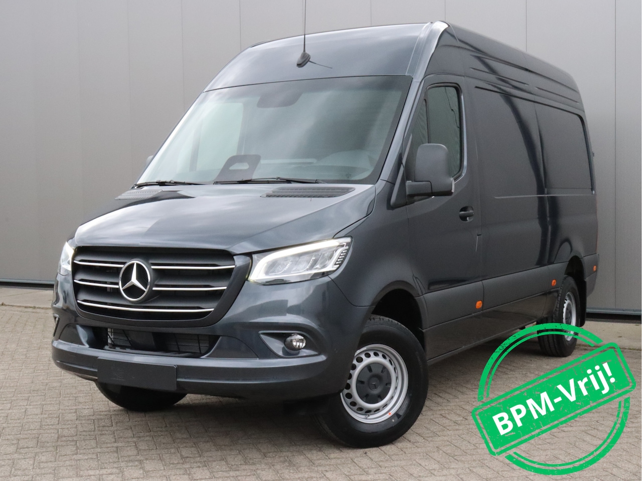 Mercedes-Benz Sprinter - 319CDI 190PK Automaat L2H2 RWD SELECT | BPM Vrij | Geveerde Stoel | Distronic | Alarm klas - AutoWereld.nl