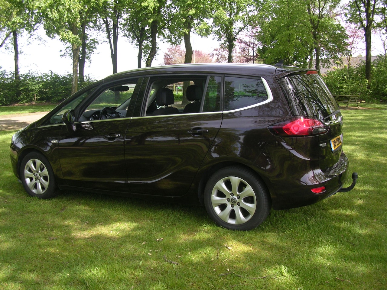 Opel Zafira Tourer - 1.4 Cosmo Aubergine Metallic Veel Extras Topstaat - AutoWereld.nl