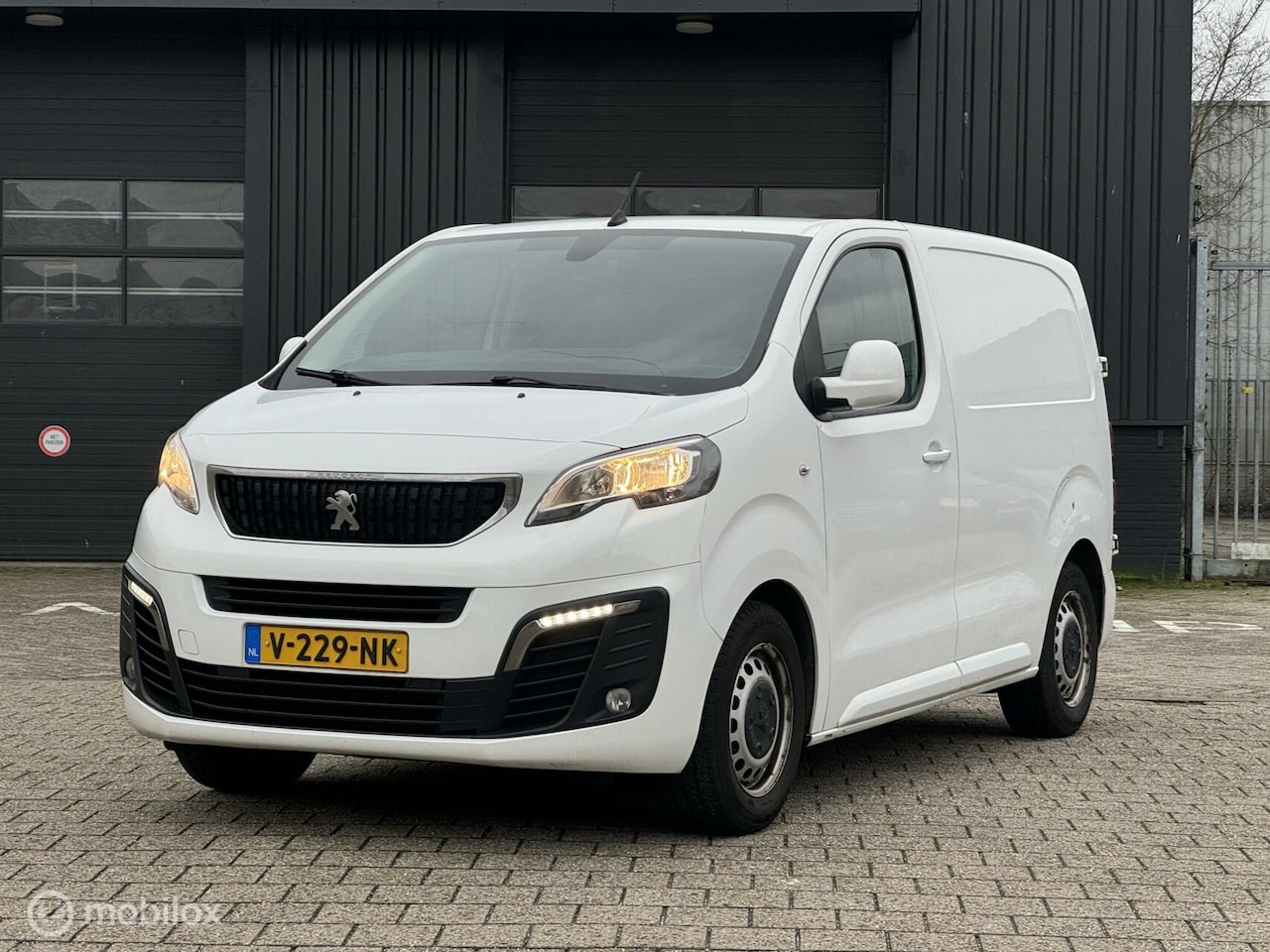 Peugeot Expert - Bestel 226C 1.6 BlueHDI 95 Premium - AutoWereld.nl