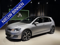 Volkswagen Golf - 1.2 TSI DSG Comfort Panodak|Navi|PDC|Cruis|Media Grijs