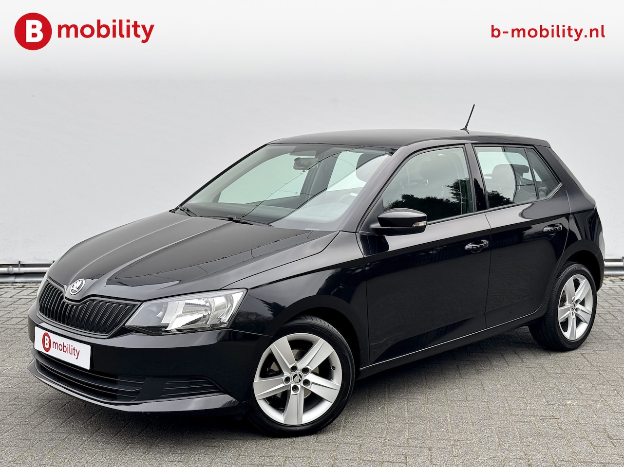 Skoda Fabia - 1.2 TSI Style Business Cruise control | Airco | Bluetooth | PDC achter - AutoWereld.nl