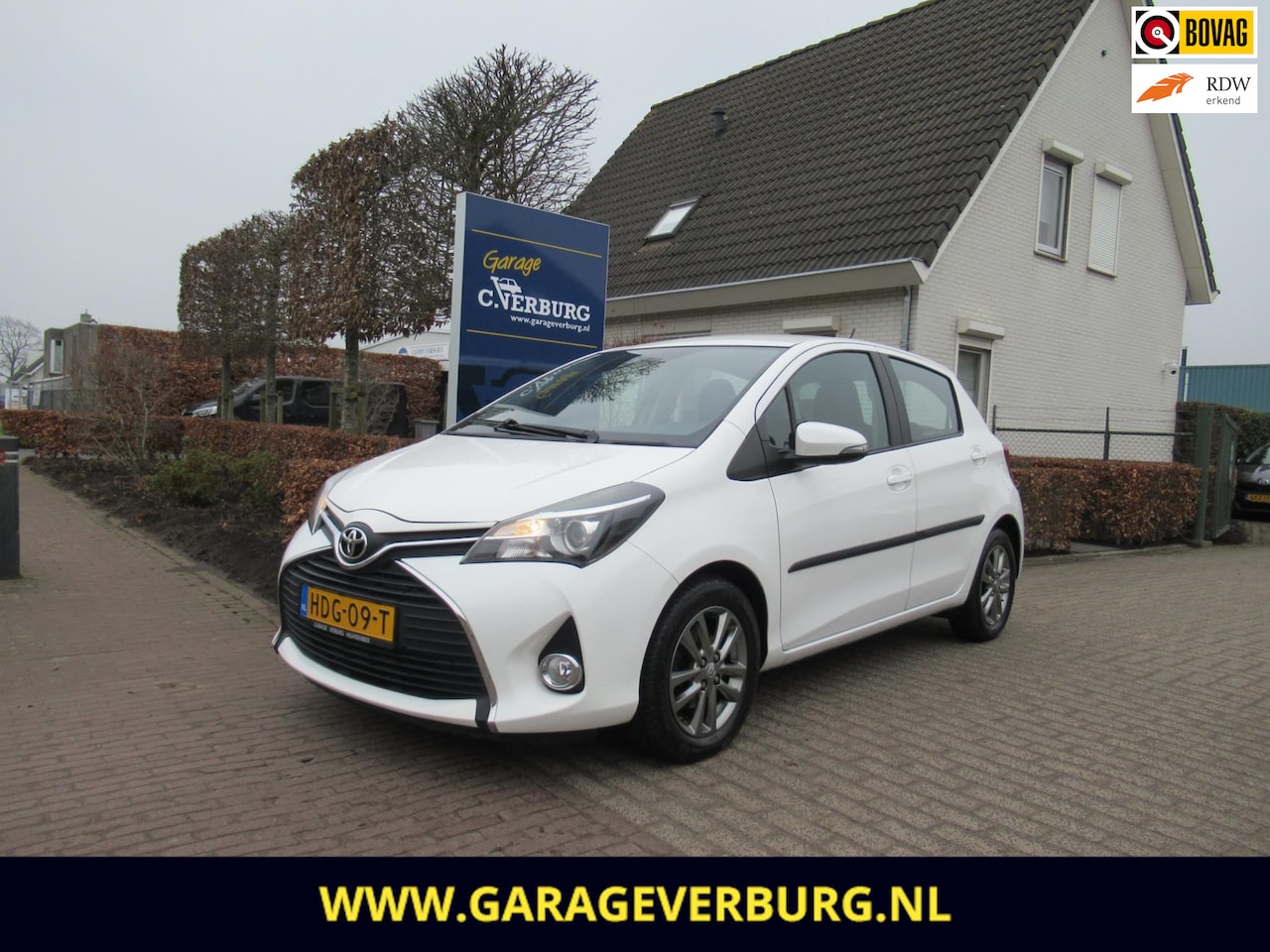 Toyota Yaris - 1.3 VVT-i Lease (Airco,Achteruitrijcamera,Lm velgen) - AutoWereld.nl