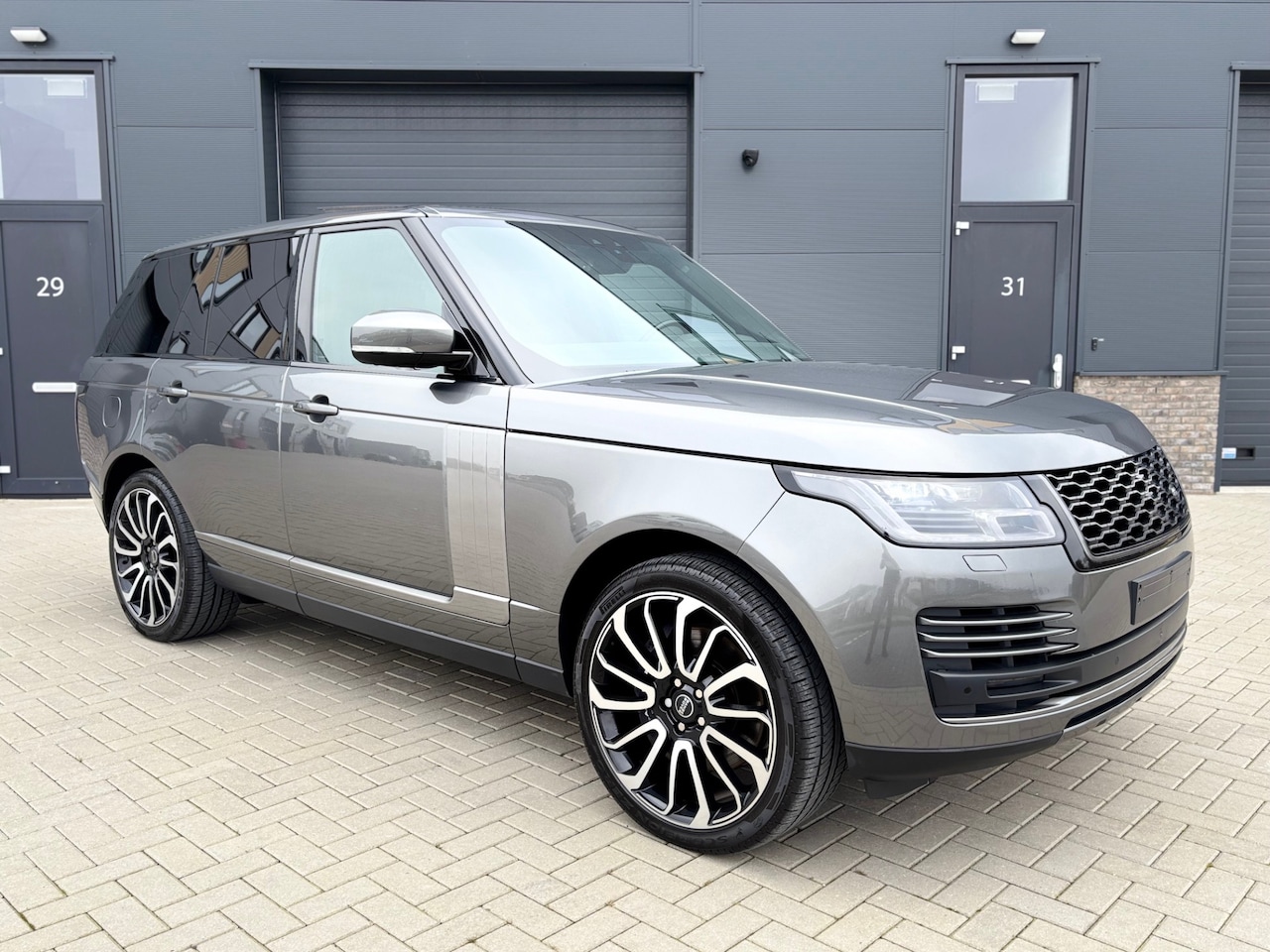 Land Rover Range Rover - 2.0 P400e Vogue Panoramadak / Dealer onderhouden - AutoWereld.nl