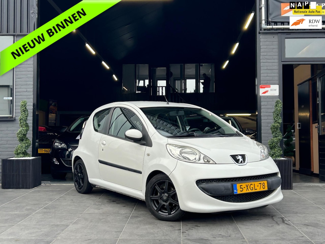 Peugeot 107 - 1.0-12V XR|Airco|El Ramen|Carplay|APK| - AutoWereld.nl