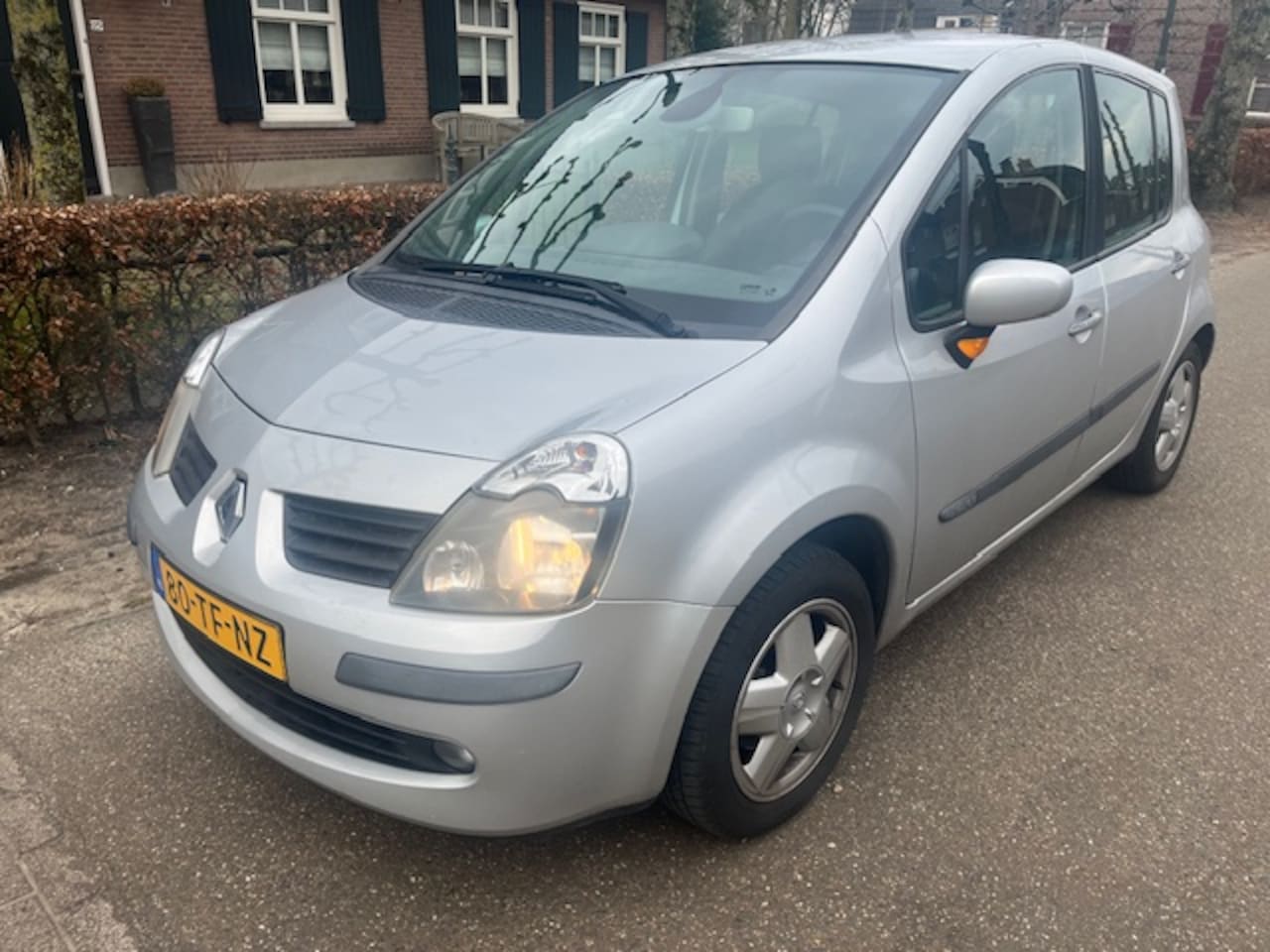 Renault Modus - 1.6 16V Trekhaak Goed onderhouden! nieuw apk - AutoWereld.nl