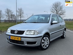 Volkswagen Polo - 1.4 Trendline Weinig KM NAP Goed OH