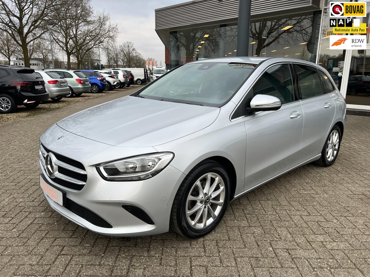 Mercedes-Benz B-klasse - 180 Automaat, Navi, apple carplay, clima, lm velgen, etc. - AutoWereld.nl