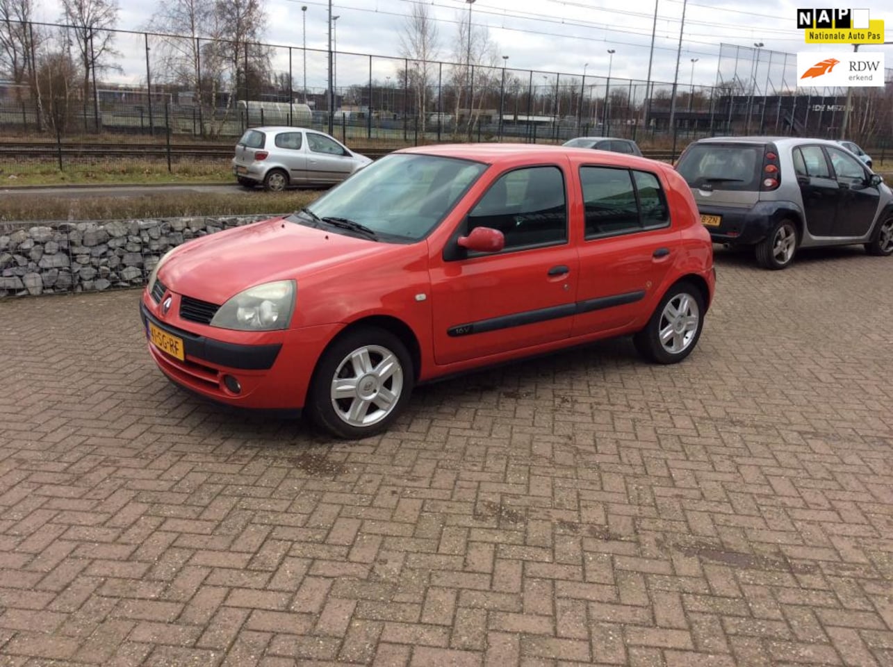 Renault Clio - 1.2-16V Community - Airco - APK 2026 - Trekhaak - 5 Deurs - AutoWereld.nl