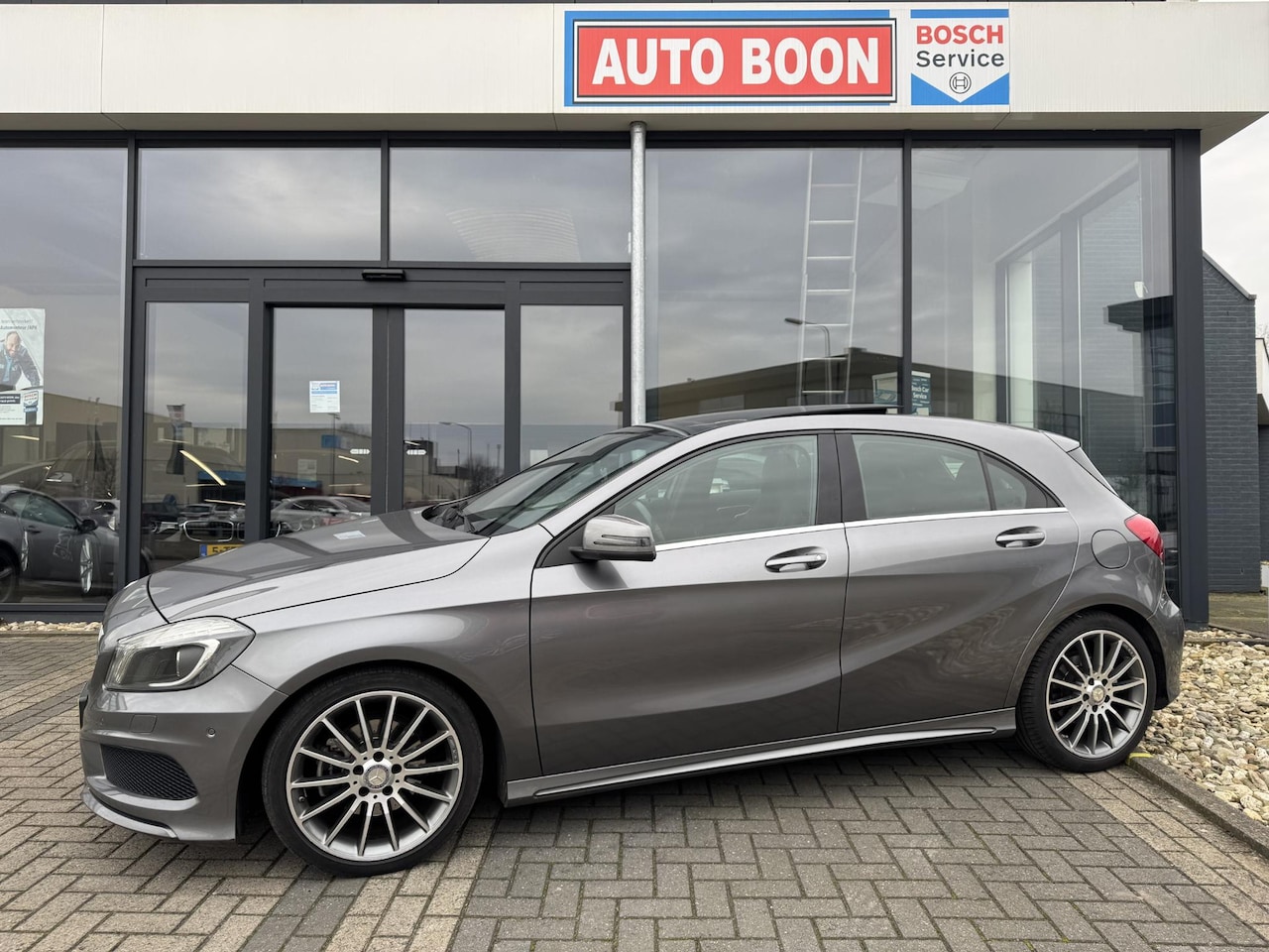 Mercedes-Benz A-klasse - 180 AMG AUTOMAAT PANO/NAVI/18INCH.AMG/BTA /MEDIA/NL AUTO/KM=NAP - AutoWereld.nl