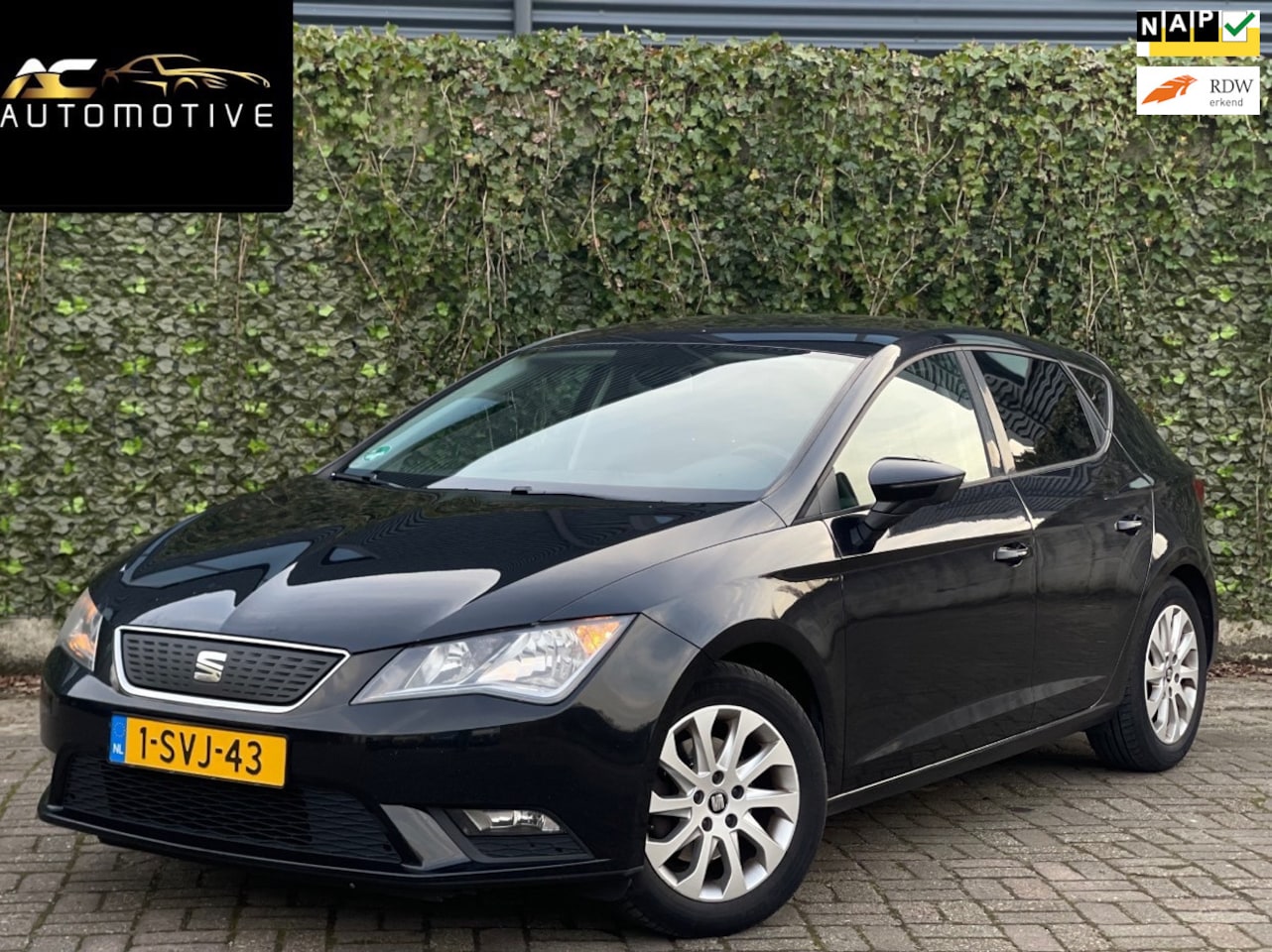 Seat Leon - 1.6 TDI Style Ecomotive Navi/Clima/Airco - AutoWereld.nl