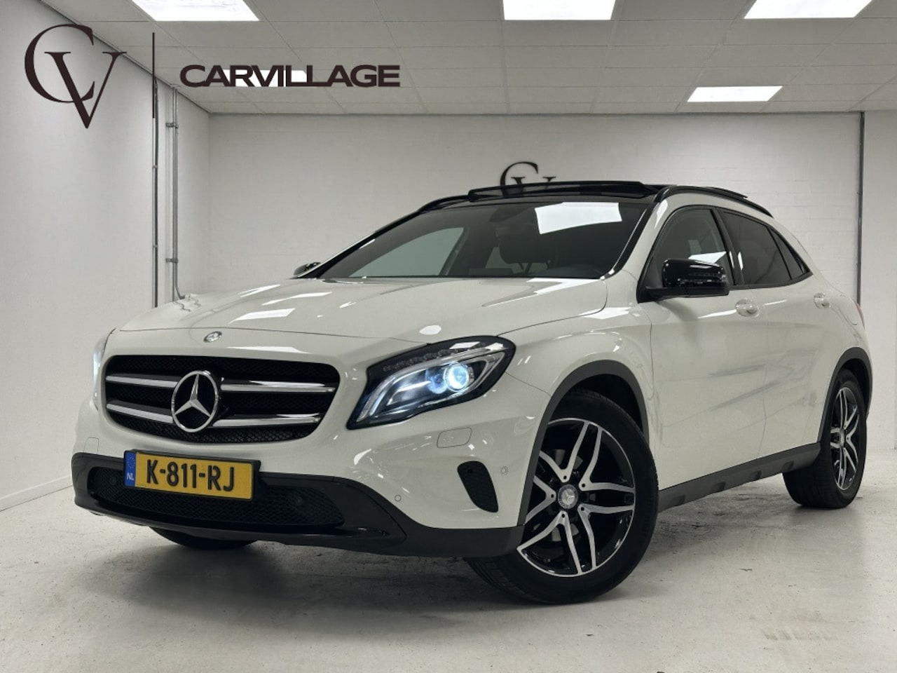 Mercedes-Benz GLA-Klasse - 180 Premium Night ed. | Panoramadak | Lederen bekleding | Camera - AutoWereld.nl