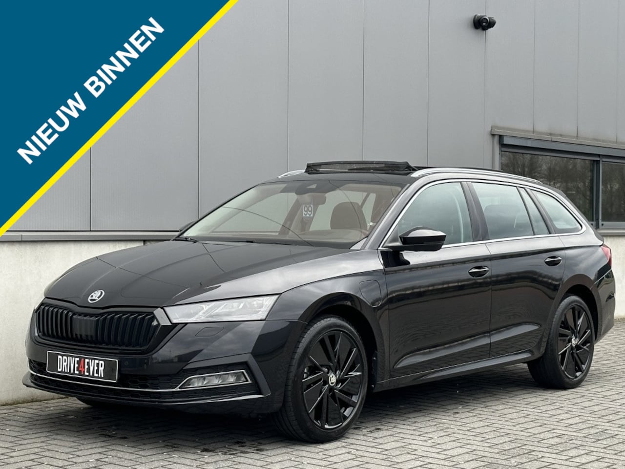 Skoda Octavia Combi - 1.4 TSI iV Sport Bns PANO NAVI HUD ELEK PAKKET CLIMATE - AutoWereld.nl