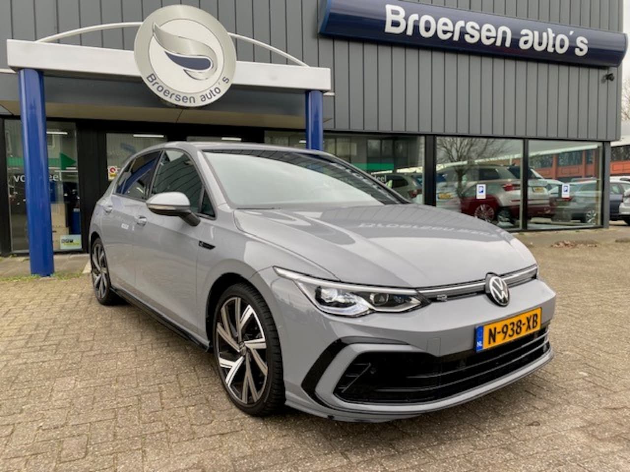 Volkswagen Golf - 1.5 eTSI 130pk 7-DSG R-line met 18", Full LED en Smartlink - AutoWereld.nl