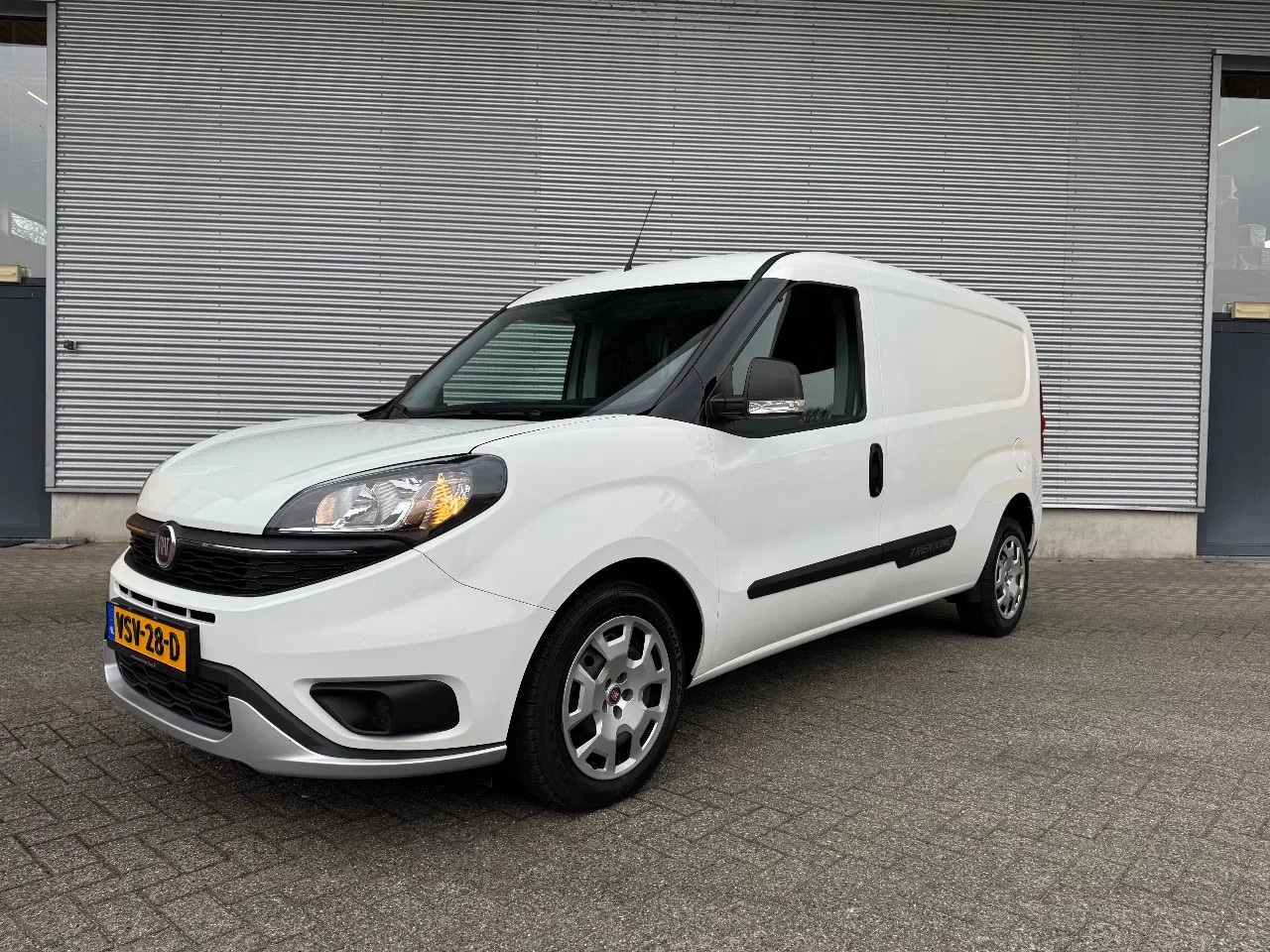 Fiat Doblò Cargo - 1.6 MJ L2H1 S Trekking 1.6 MJ L2H1 S Trekking - AutoWereld.nl