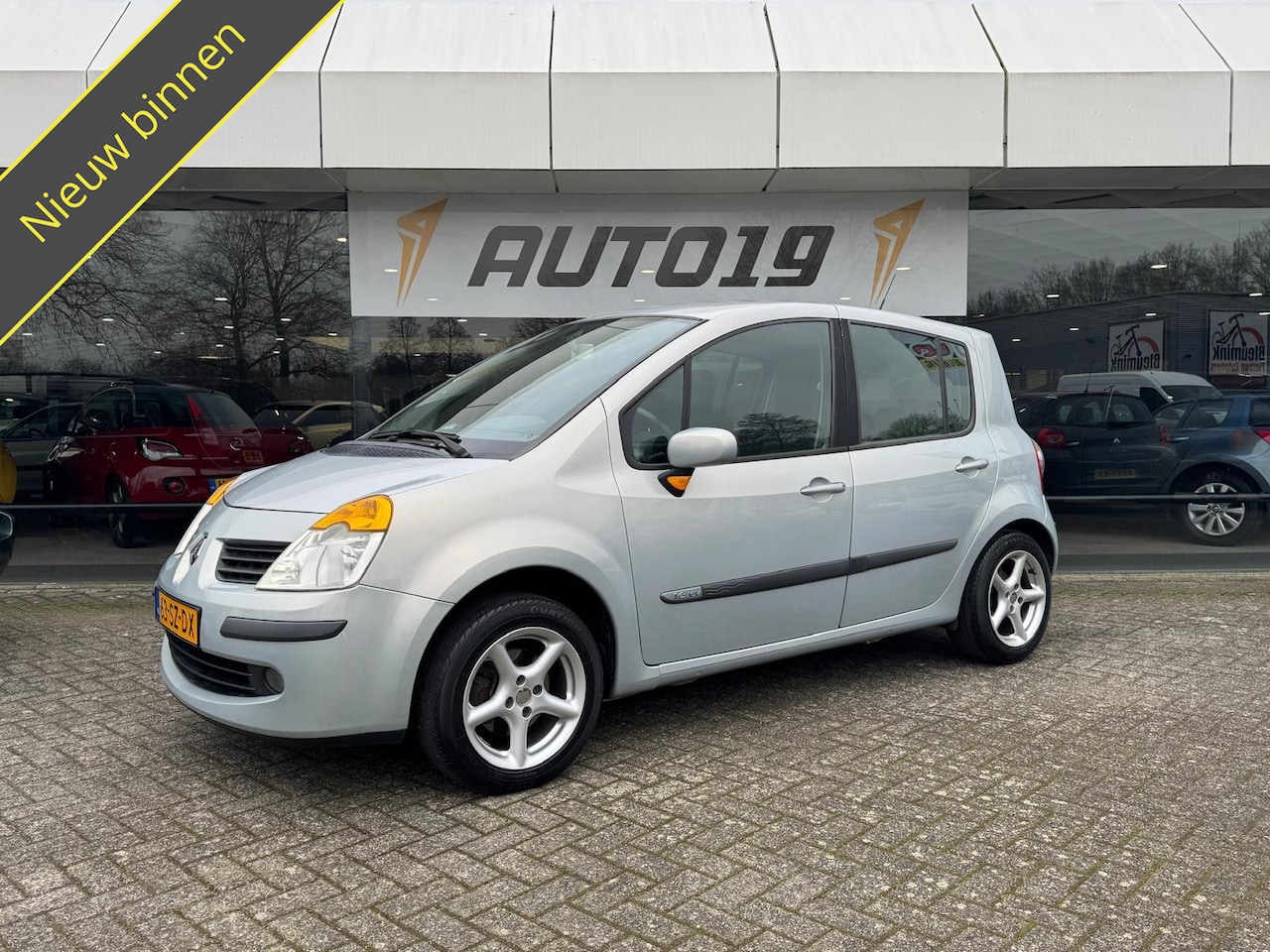 Renault Modus - 1.6-16V Authentique Basis 1.6-16V Authentique Basis - AutoWereld.nl