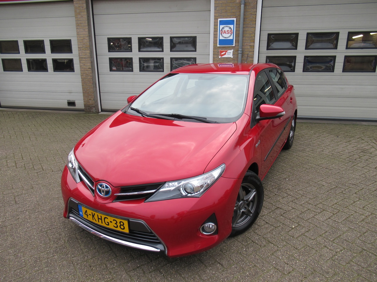 Toyota Auris - 1.8 Hybrid Aspiration NL Auto  Dealer onderhouden - AutoWereld.nl