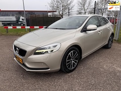 Volvo V40 - 1.5 T2 Automaat Momentum NAP LED Zeer nette auto