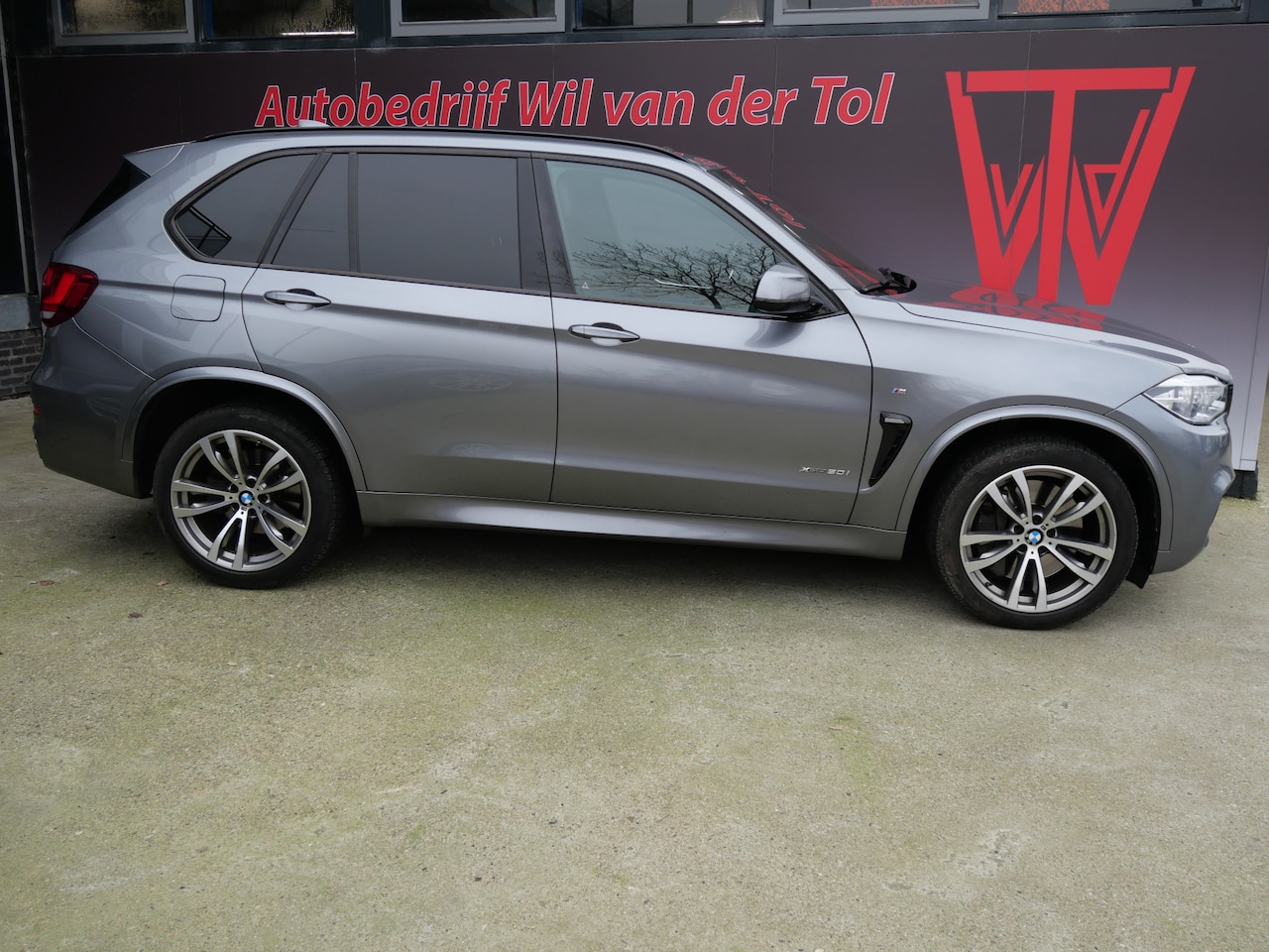 BMW X5 - xDrive50i HIGH EXECUTIVE | M-SPORT | SOFTCLOSE | PANO | TREKHAAK | H/K | STANDKACHEL | UNI - AutoWereld.nl