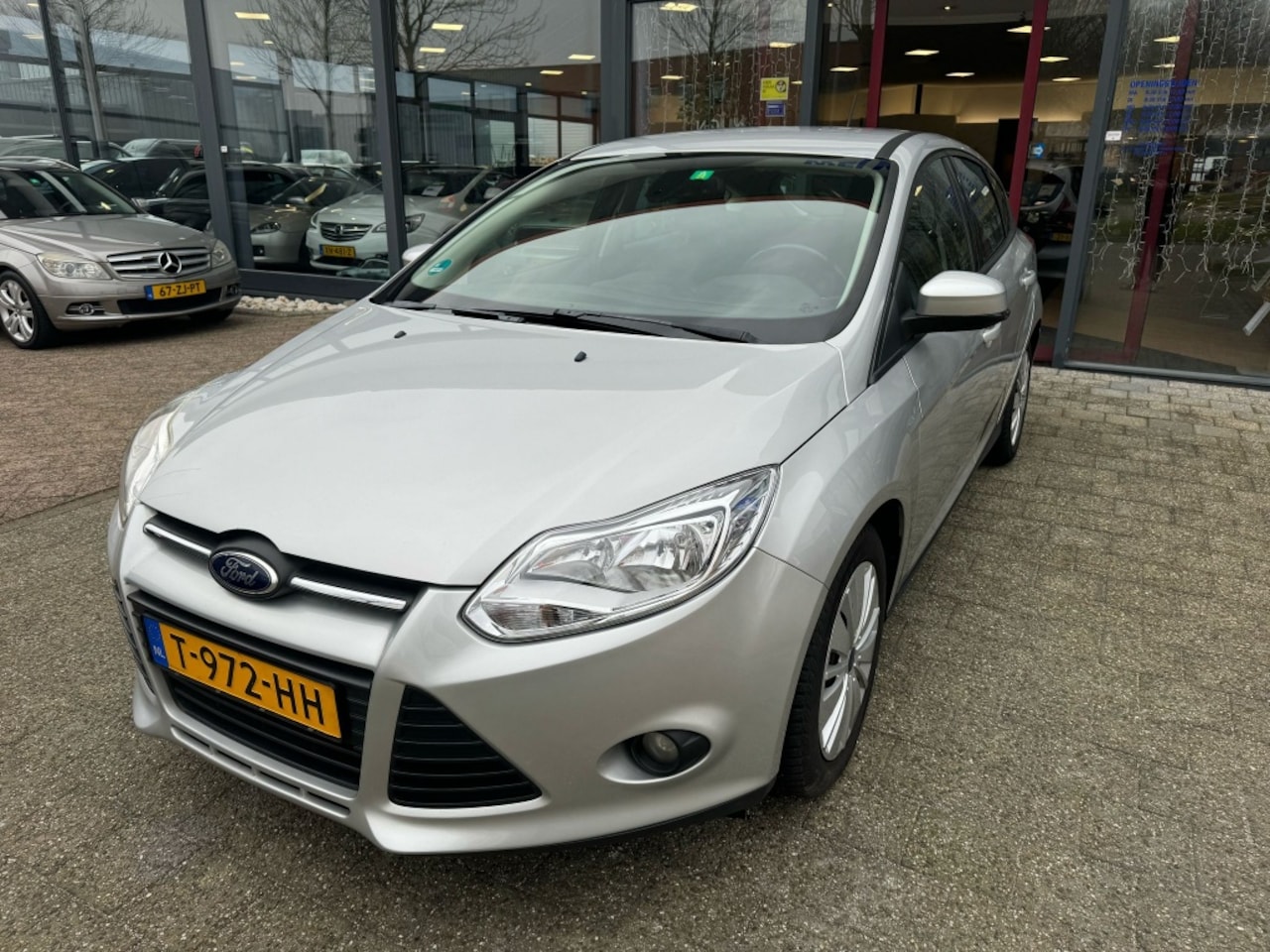 Ford Focus - 1.6 TI-VCT Titanium PDC APK 6-25 BJ 2014 !!! - AutoWereld.nl