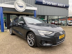 Audi A3 Sportback - 35 TFSI 150pk S-tronic Business Edition met 18", DigiDash en LED