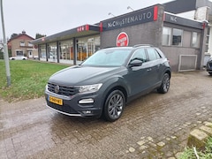 Volkswagen T-Roc - 1.0 TSI Style Executive Navi Alarm Camera