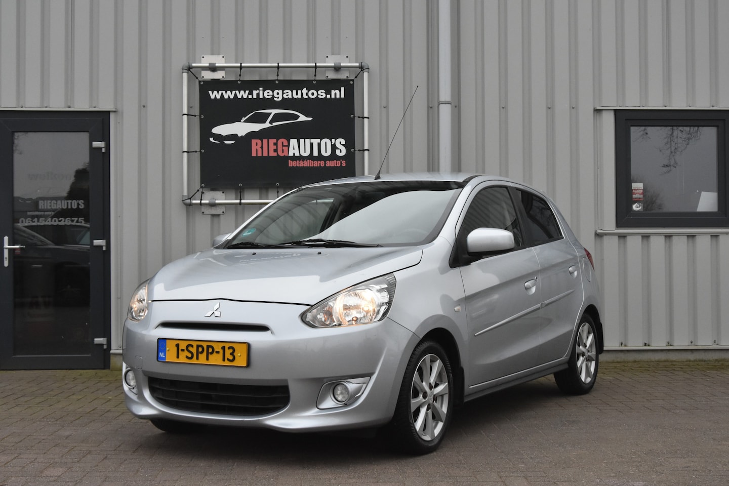 Mitsubishi Space Star - 1.2 Intense+. Cruise, Airco, PDC!! - AutoWereld.nl