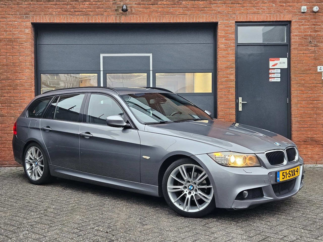 BMW 3-serie Touring - 318i Corporate Lease M Sport Edition Xenon 18" Navi - AutoWereld.nl