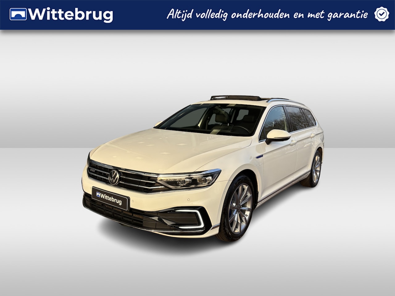 Volkswagen Passat Variant - 1.4 TSI PHEV GTE Business Panorama schuifdak / 18 inch lichtmetaal / Travel Assist / Navig - AutoWereld.nl