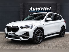 BMW X1 - xDrive25e Sport Line | Panodak | Achteruitrijcamera | Trekhaak | Head-Up | Stoelverwarming