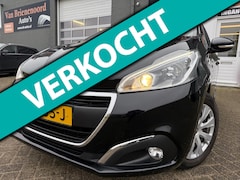 Peugeot 208 - 1.2 PureTech Blue Lion 5 drs met parkeersensoren en navigatie en bluetooth telefoon / medi