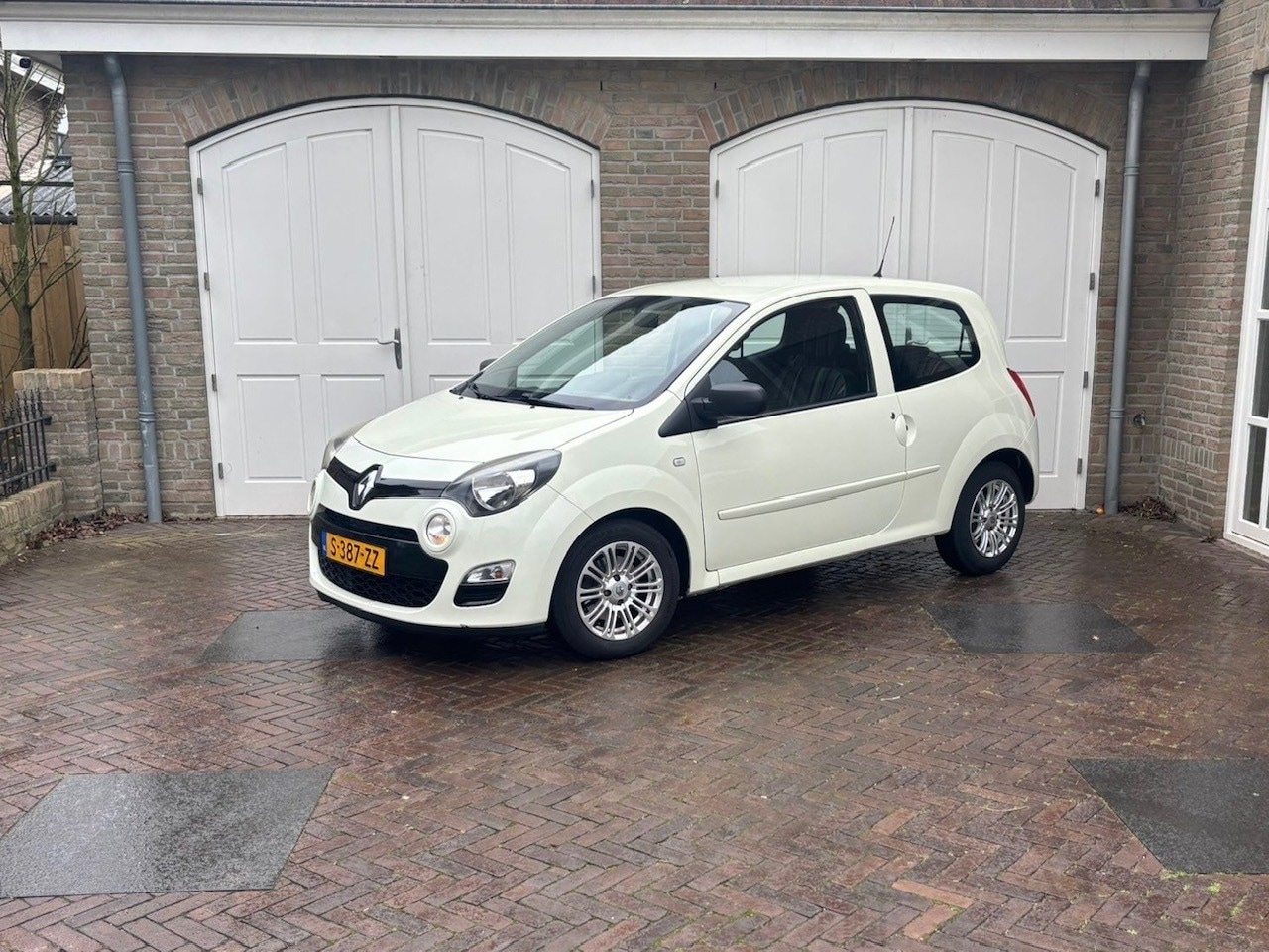 Renault Twingo - 1.2 16V Acces 4 nieuwe all season banden - AutoWereld.nl