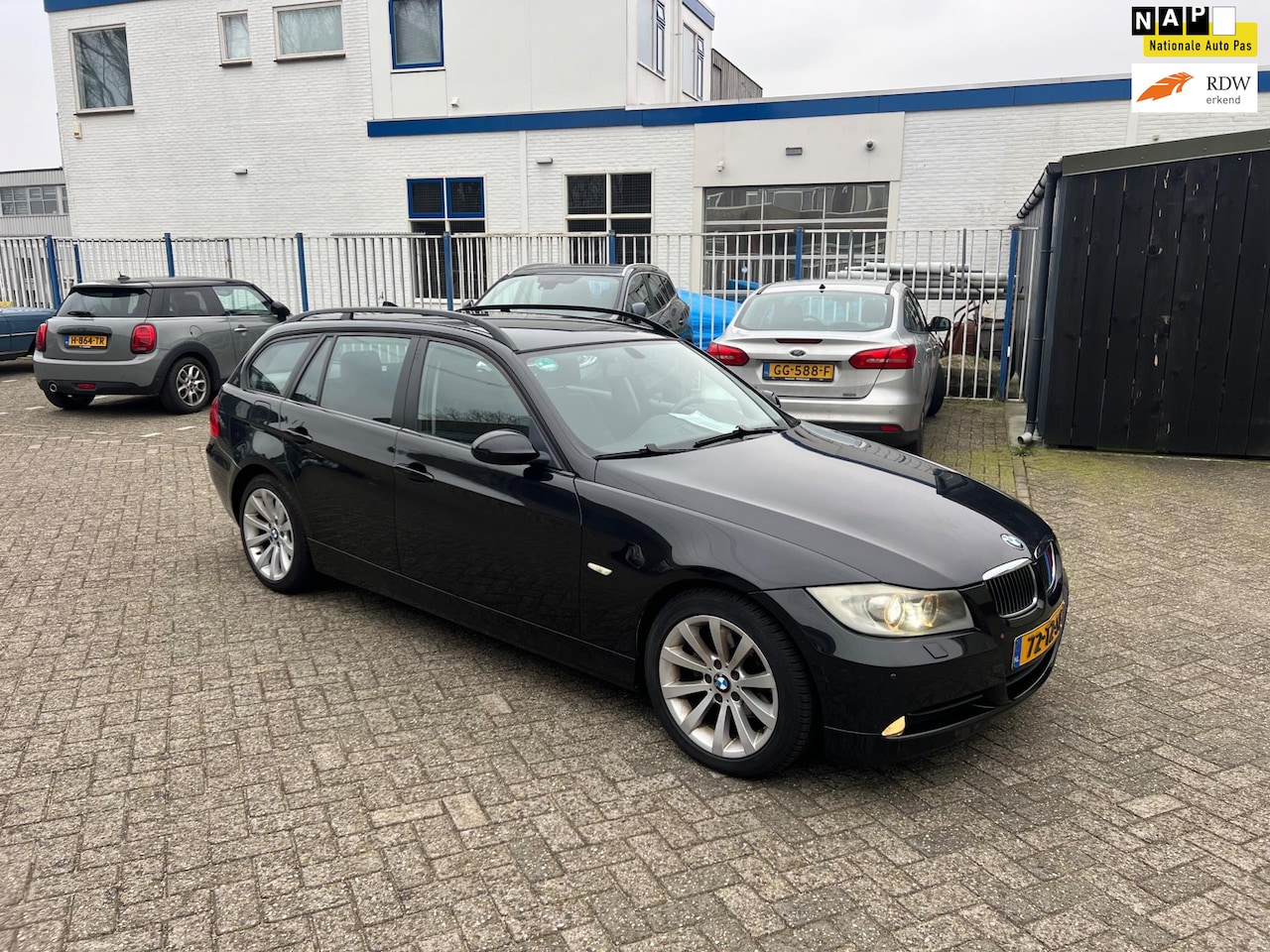 BMW 3-serie Touring - 320i Business Line. Automaat - AutoWereld.nl