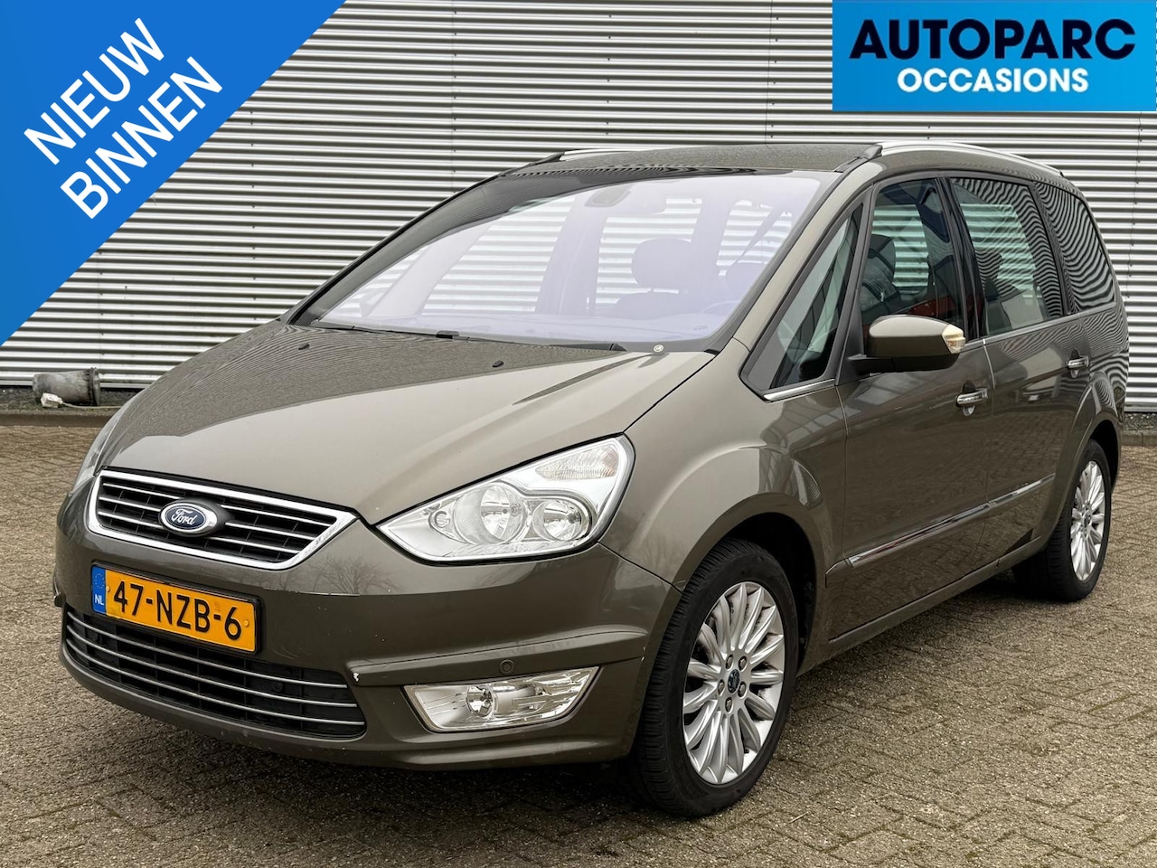 Ford Galaxy - 2.0 Titanium CLIMA/ AIRCO, TREKHAAK, 7 PERSOONS, NAP, NEDERLANDS GELEVERD, GOED ONDERHOUDE - AutoWereld.nl