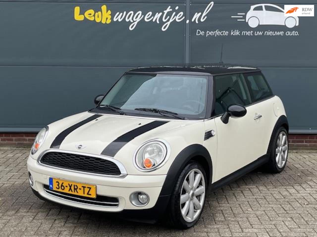 MINI Cooper - Mini 1.6 Pepper *cruise ctrl. *17 inch *NL auto *youngtimer - AutoWereld.nl