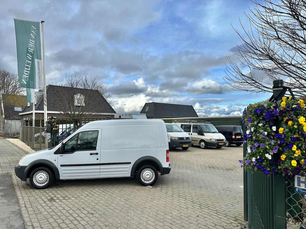 Ford Transit Connect - T230L 1.8 TDCi L2H2 Airco/Zijdeur/Trekhaak - AutoWereld.nl