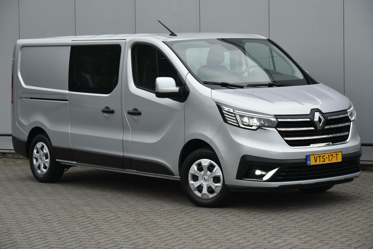 Renault Trafic - bestel 2.0 dCi 130 T29 L2H1 DC Comfort - AutoWereld.nl