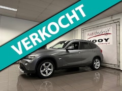 BMW X1 - SDrive20i Business * Trekhaak / Navigatie / Cruise control / LM Velgen / NL Auto