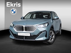 BMW iX2 - xDrive30 | Premium Pack | Driving Assistant Plus | 18 inch | Sportstoelen | Geluidswerende