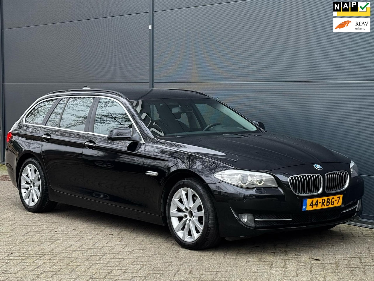 BMW 5-serie Touring - 520d Executive NAVI CLIMA CRUISE XENON TREKHAAK PDC - AutoWereld.nl