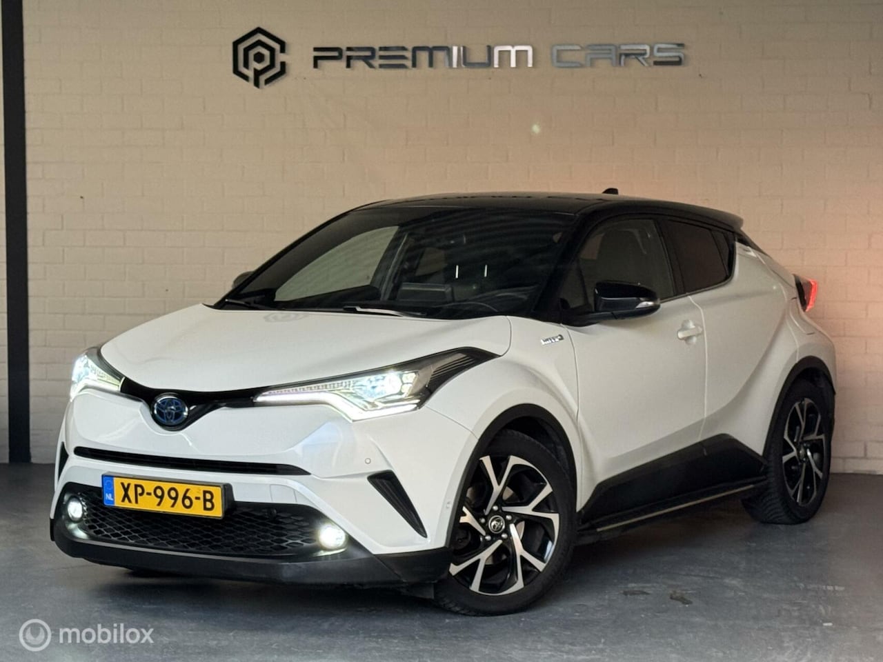 Toyota C-HR - 1.8 Hybrid Bi-Tone JBL Leder Camera Trekhaak - AutoWereld.nl