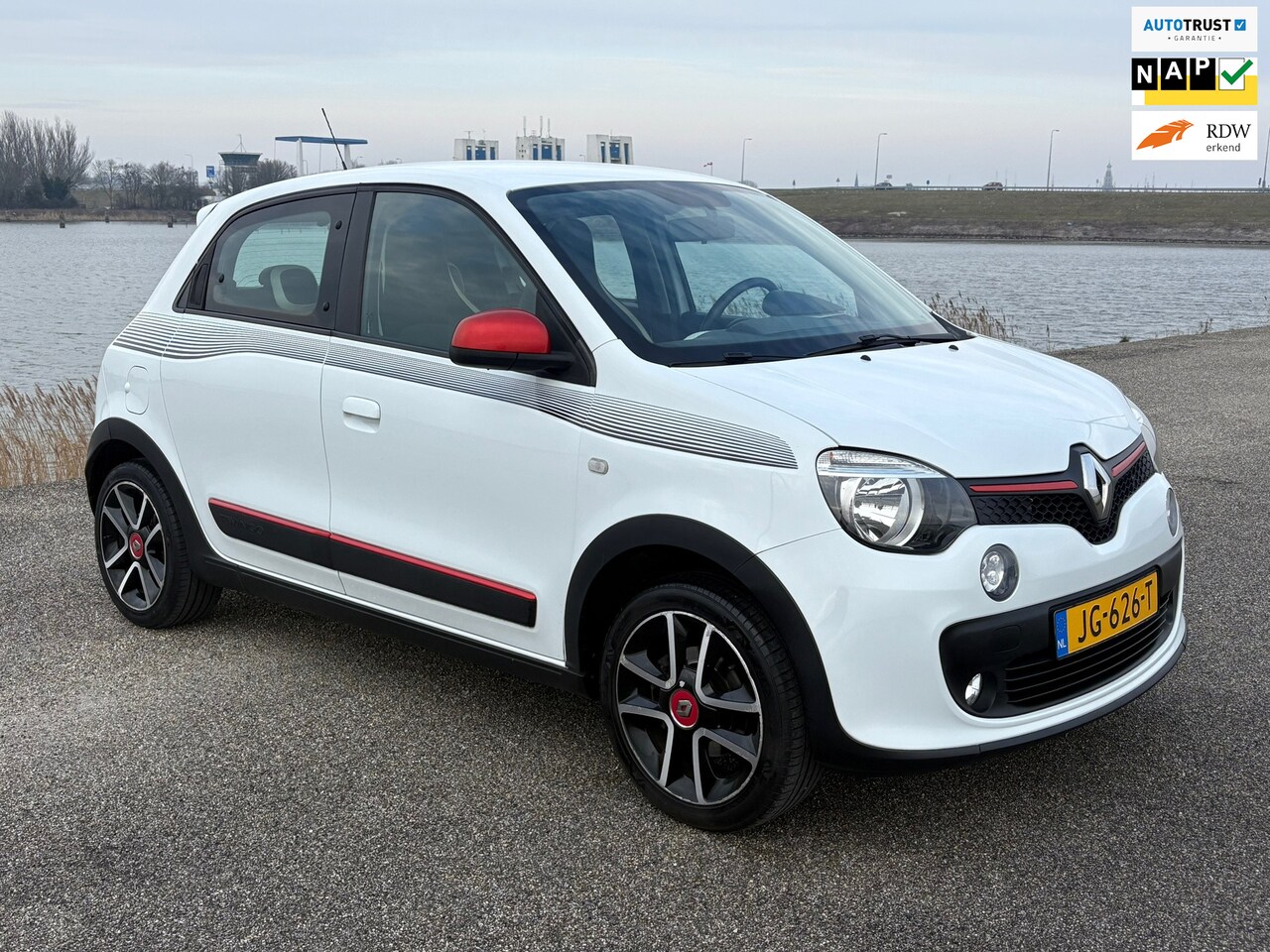 Renault Twingo - 1.0 SCe Dynamique GT-Line/Cam/Airco/navi/Leer - AutoWereld.nl