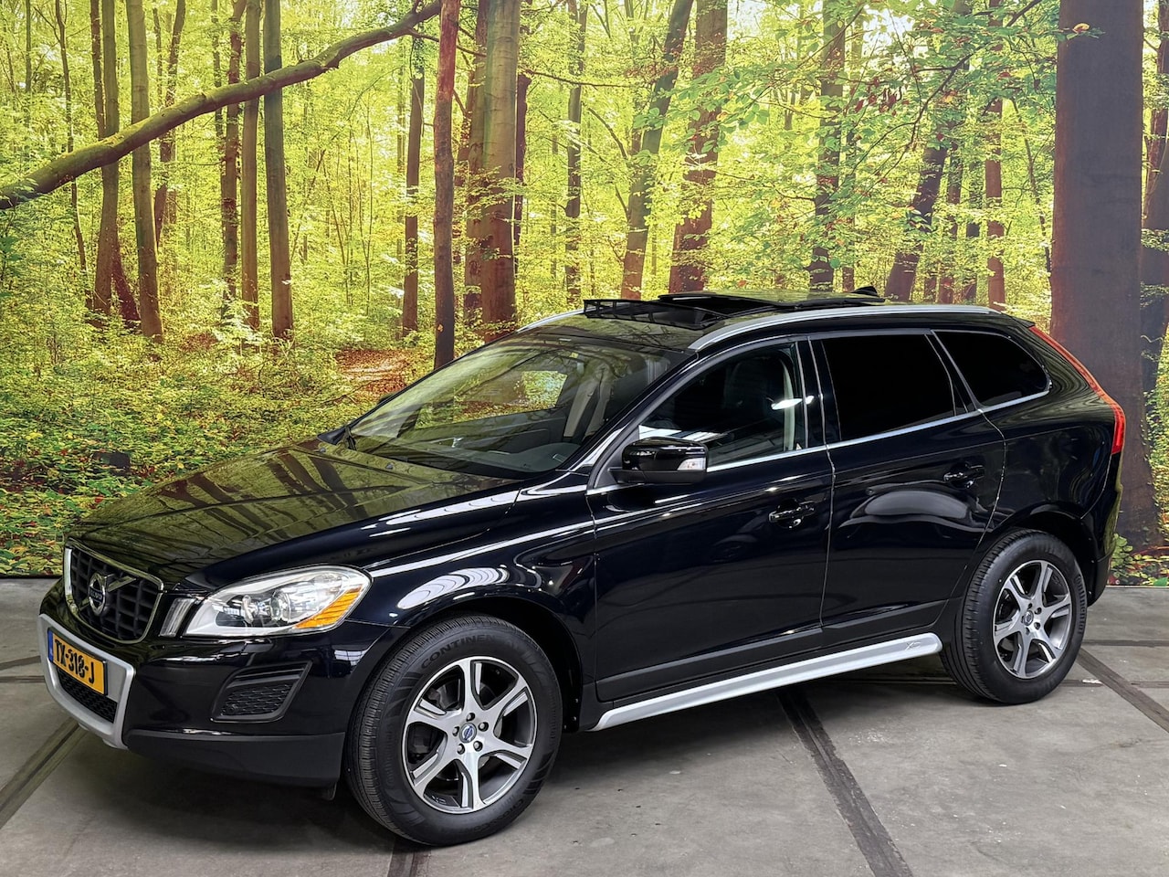 Volvo XC60 - 2.4 D5 AWD Summum Plus 215 PK Automaat Panodak Leder Camera Navi Xenon Elek. Stoelen Stoel - AutoWereld.nl